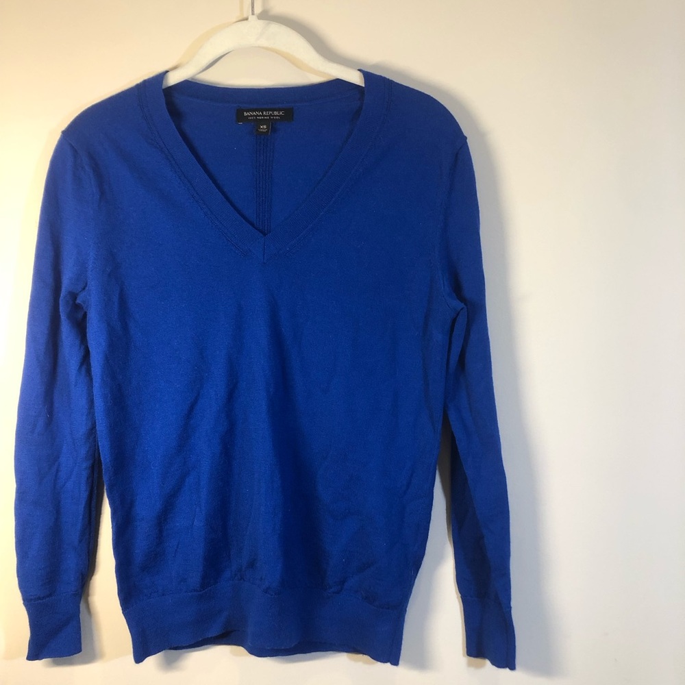BANANA REPUBLIC blue V neck sweater